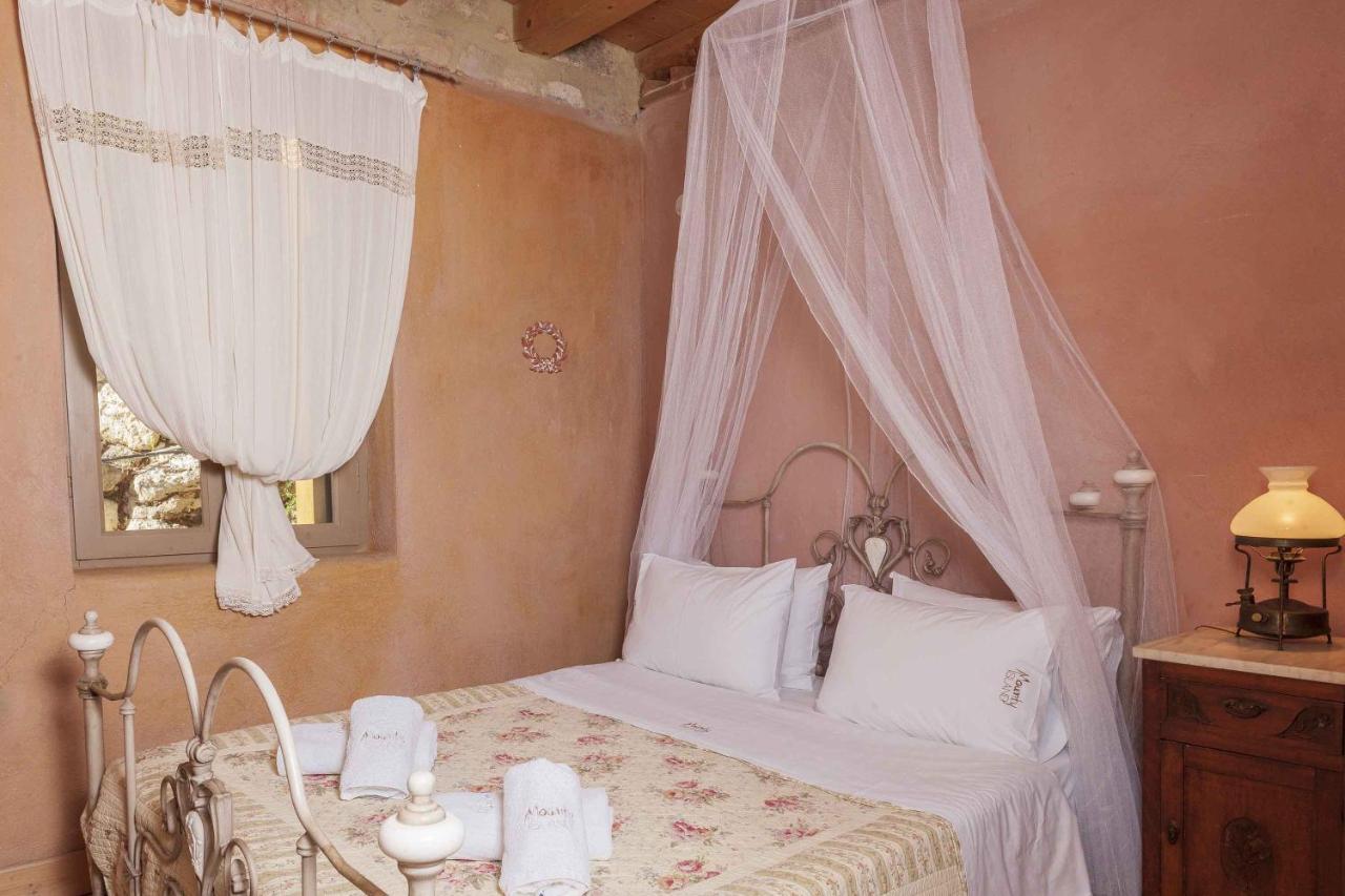 Mounty Island Villas-Nefeli Lazarata Екстер'єр фото